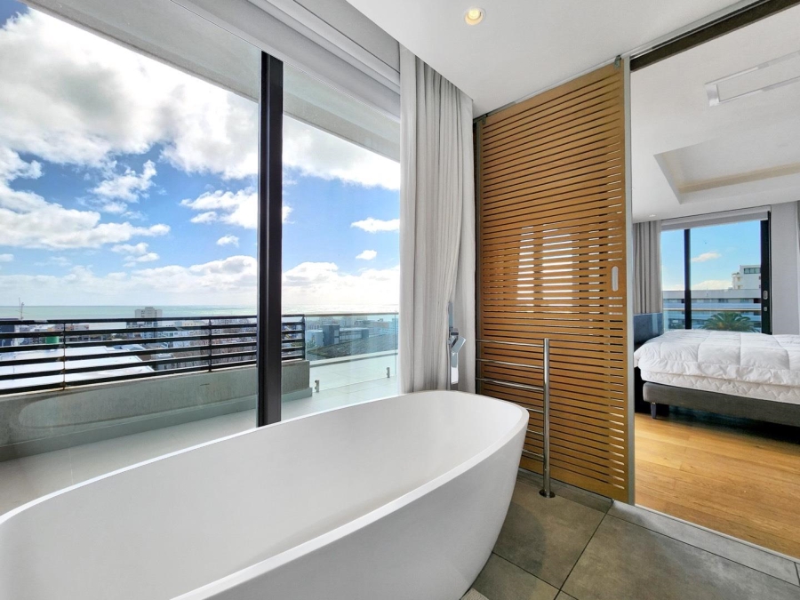 To Let 4 Bedroom Property for Rent in Sea Point Western Cape